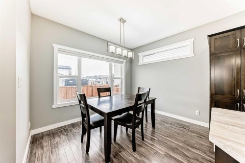 3 Hanson Green, Penhold, AB - Indoor Photo Showing Dining Room