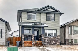 3 Hanson Green Penhold, AB T0M 1R0