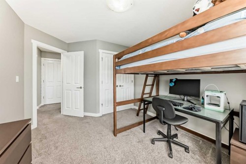 3 Hanson Green, Penhold, AB - Indoor Photo Showing Office