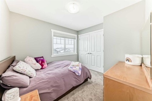 3 Hanson Green, Penhold, AB - Indoor Photo Showing Bedroom