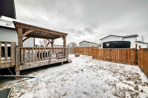 3 Hanson Green, Penhold, AB - Outdoor With Deck Patio Veranda With Exterior