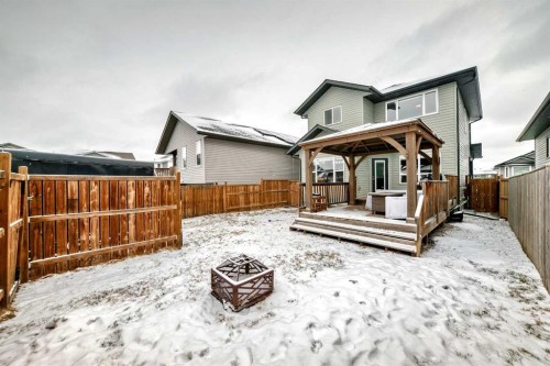 3 Hanson Green, Penhold, AB - Outdoor With Exterior