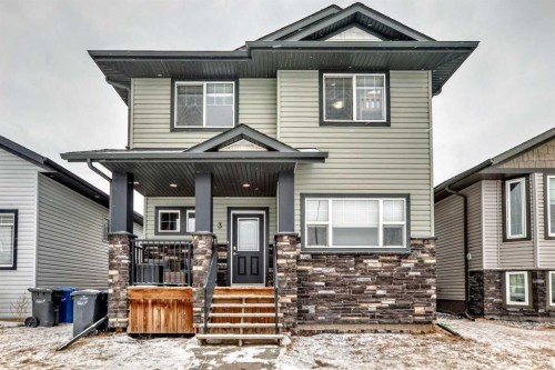 3 Hanson Green, Penhold, AB - Outdoor