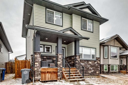 3 Hanson Green, Penhold, AB - Outdoor