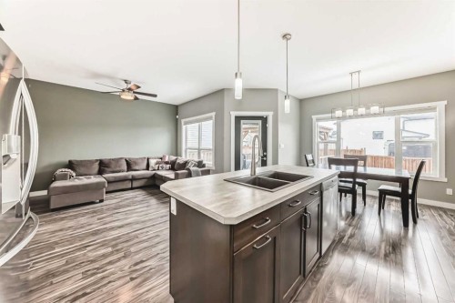 3 Hanson Green, Penhold, AB - Indoor Photo Showing Other Room