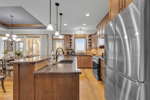 8 Laurel Close, Sylvan Lake, AB - Indoor Photo Showing Kitchen With Upgraded Kitchen