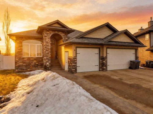 8 Laurel Close, Sylvan Lake, AB - Outdoor