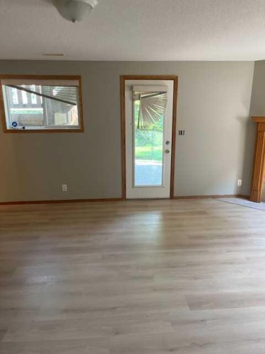 58 Linn Close, Red Deer, AB - Indoor Photo Showing Other Room