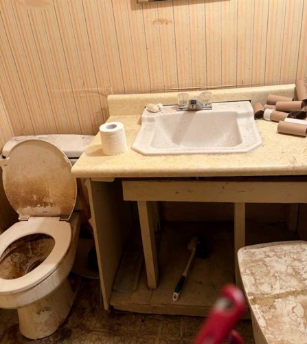 73 Northey Avenue, Red Deer, AB - Indoor Photo Showing Bathroom