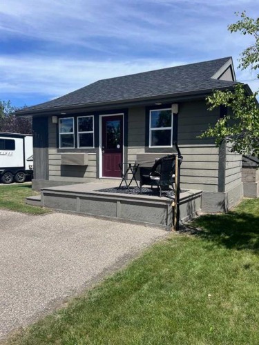 3011 South Pine Lake Road  Rural Red Deer County, AB T0M 1S0