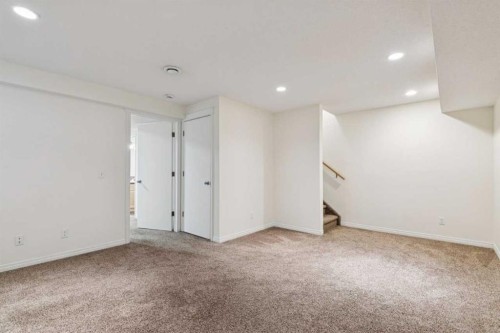 99 Auburn Bay Manor Se, Calgary, AB - Indoor Photo Showing Other Room