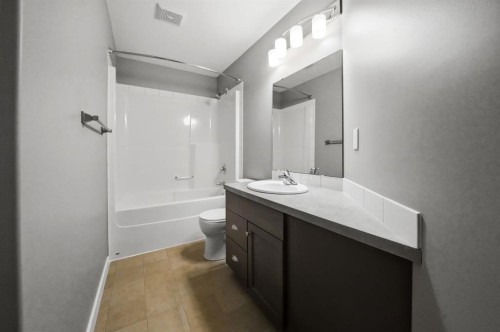 15 Tallman Close, Red Deer, AB - Indoor Photo Showing Bathroom