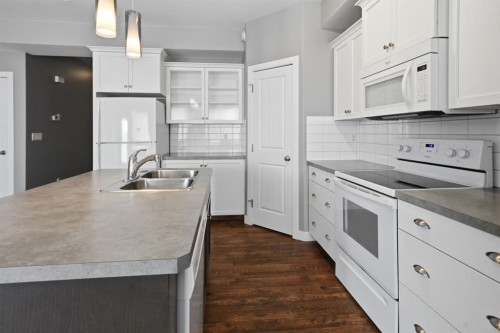 15 Tallman Close, Red Deer, AB - Indoor Photo Showing Kitchen With Double Sink