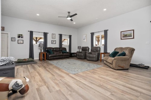 49274 Range Road 225, Rural Leduc County, AB - Indoor Photo Showing Living Room