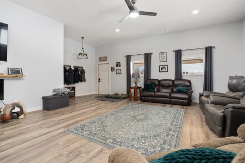 49274 Range Road 225, Rural Leduc County, AB - Indoor Photo Showing Living Room