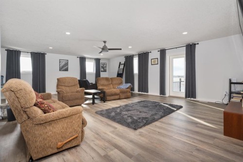 49274 Range Road 225, Rural Leduc County, AB - Indoor Photo Showing Living Room