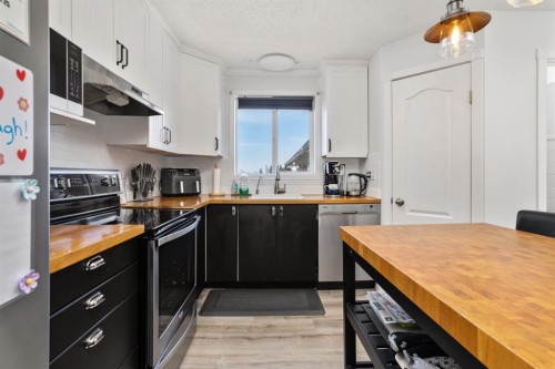49274 Range Road 225, Rural Leduc County, AB - Indoor Photo Showing Kitchen