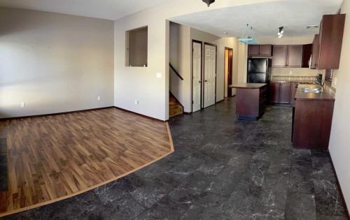 40 Alberts Close, Red Deer, AB - Indoor Photo Showing Kitchen