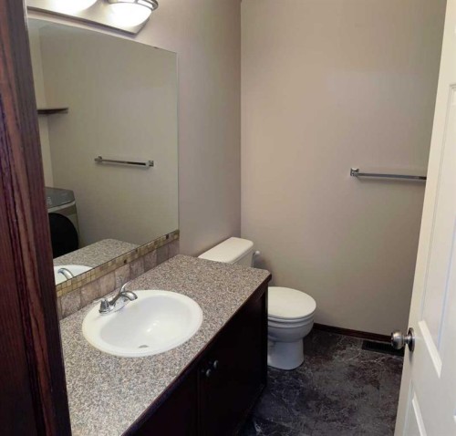 40 Alberts Close, Red Deer, AB - Indoor Photo Showing Bathroom