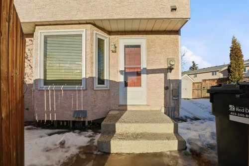 2 Davis Close, Red Deer, AB - Outdoor