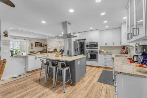 16 Markle Crescent, Red Deer, AB - Indoor Photo Showing Kitchen With Upgraded Kitchen