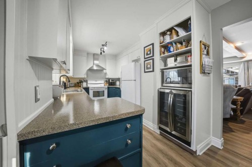 3722 44 Avenue, Red Deer, AB - Indoor Photo Showing Kitchen