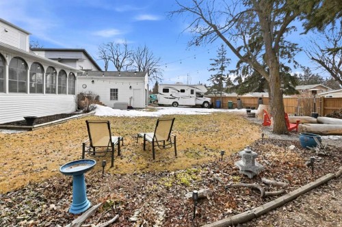 3722 44 Avenue, Red Deer, AB - Outdoor