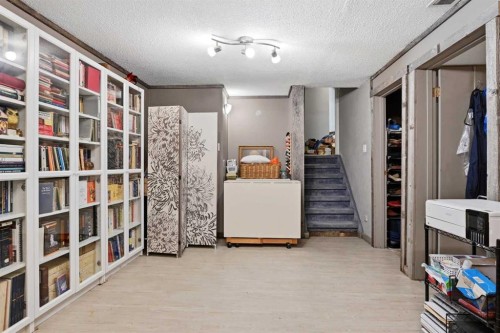 39 Norris Close, Red Deer, AB - Indoor