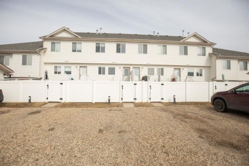 37-33 Donlevy Avenue, Red Deer, AB - Outdoor