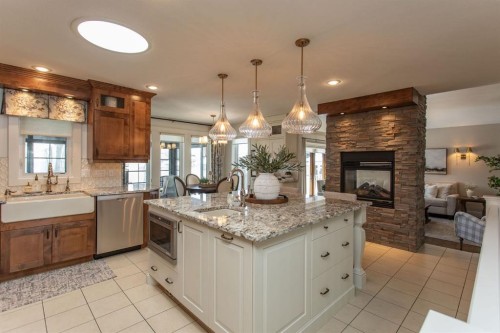 21 Dandell Close, Red Deer, AB - Indoor Photo Showing Kitchen With Upgraded Kitchen