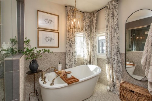 21 Dandell Close, Red Deer, AB - Indoor Photo Showing Bathroom