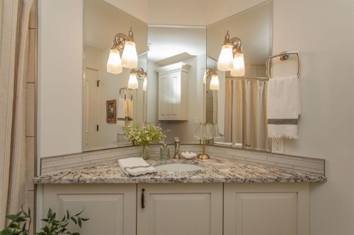 21 Dandell Close, Red Deer, AB - Indoor Photo Showing Bathroom