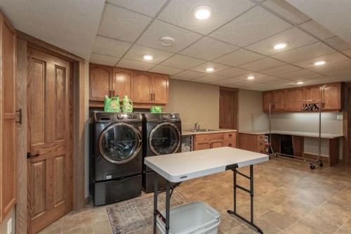 21 Dandell Close, Red Deer, AB - Indoor Photo Showing Laundry Room