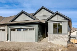 644 Shawnee Terrace SW Calgary, AB T2Y 0X5