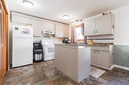 203 Percy Street, Bittern Lake, AB - Indoor Photo Showing Kitchen