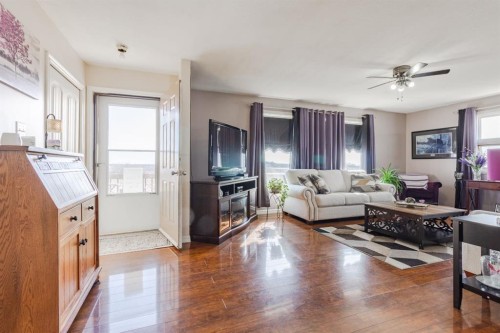 203 Percy Street, Bittern Lake, AB - Indoor Photo Showing Living Room