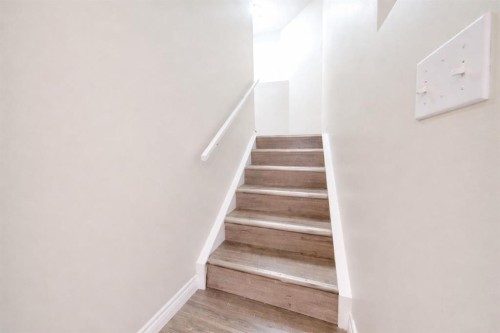 11 Inglis Crescent, Red Deer, AB - Indoor Photo Showing Other Room