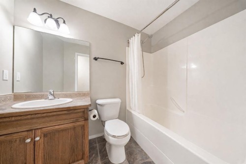 11 Inglis Crescent, Red Deer, AB - Indoor Photo Showing Bathroom