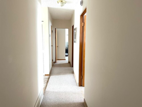 5240 50 Avenue, Holden, AB - Indoor Photo Showing Other Room
