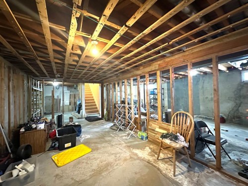 5240 50 Avenue, Holden, AB - Indoor Photo Showing Basement