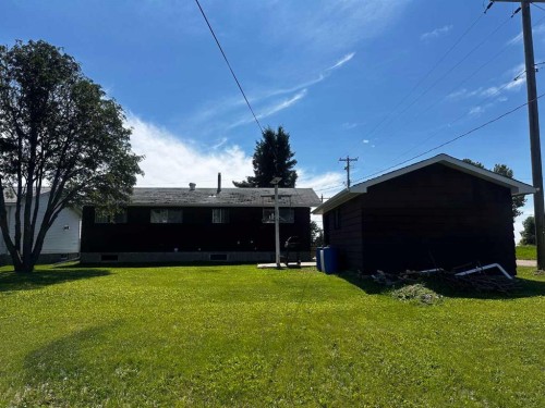 5240 50 Avenue, Holden, AB - Outdoor