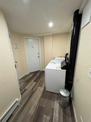 5553 45 Avenue, Red Deer, AB - Indoor Photo Showing Other Room