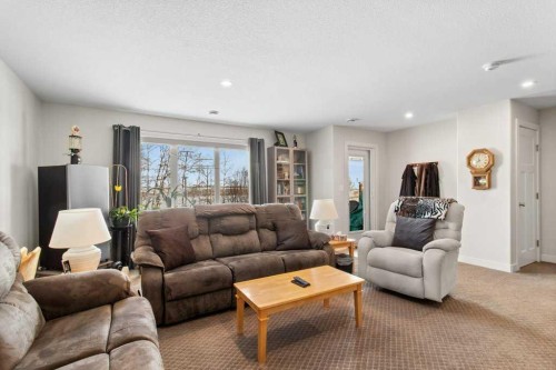 4916 Beardsley Avenue, Lacombe, AB - Indoor Photo Showing Living Room