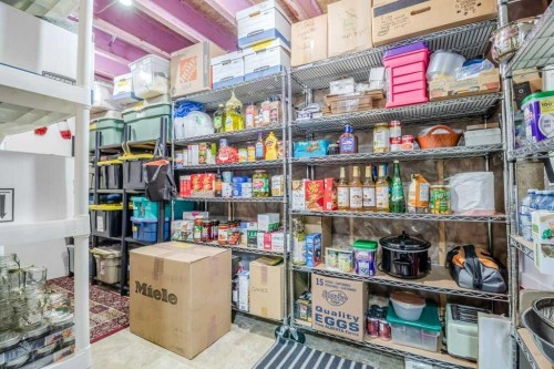 4916 Beardsley Avenue, Lacombe, AB - Indoor