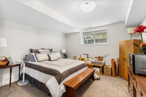 4916 Beardsley Avenue, Lacombe, AB - Indoor Photo Showing Bedroom