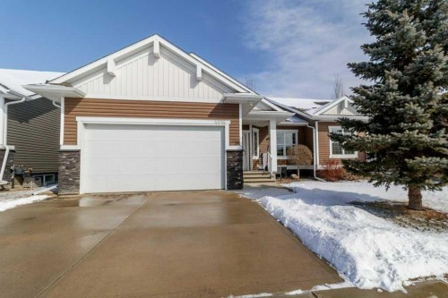 4916 Beardsley Avenue, Lacombe, AB - Outdoor With Facade