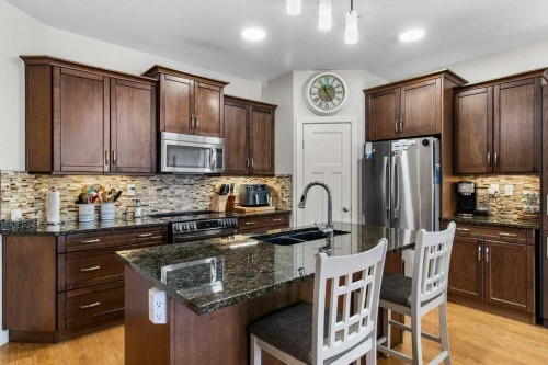 4916 Beardsley Avenue, Lacombe, AB - Indoor Photo Showing Kitchen With Upgraded Kitchen