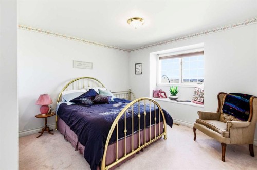 3000 35 Street, Ponoka, AB - Indoor Photo Showing Bedroom