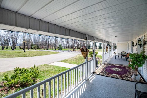 3000 35 Street, Ponoka, AB - Outdoor