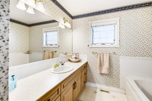 3000 35 Street, Ponoka, AB - Indoor Photo Showing Bathroom